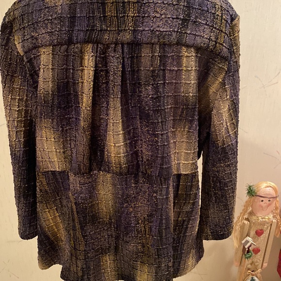 Pretty lightweight jacket - Picture 4 of 5